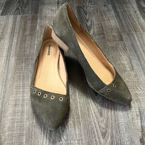 Sonoma green suede pointed toe flats size 9.5